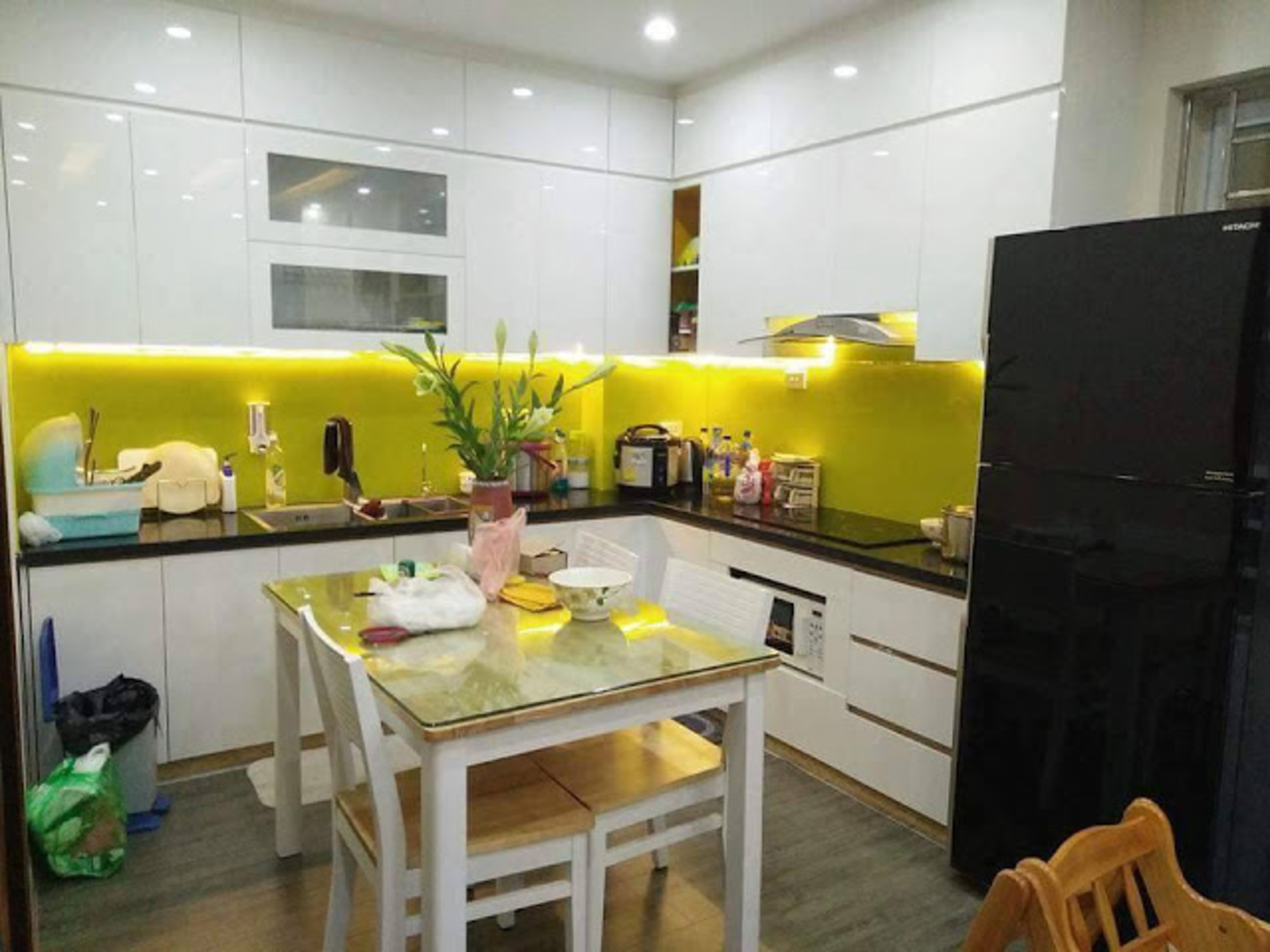 Kính màu ốp tường bếp Màu vàng chanh 7