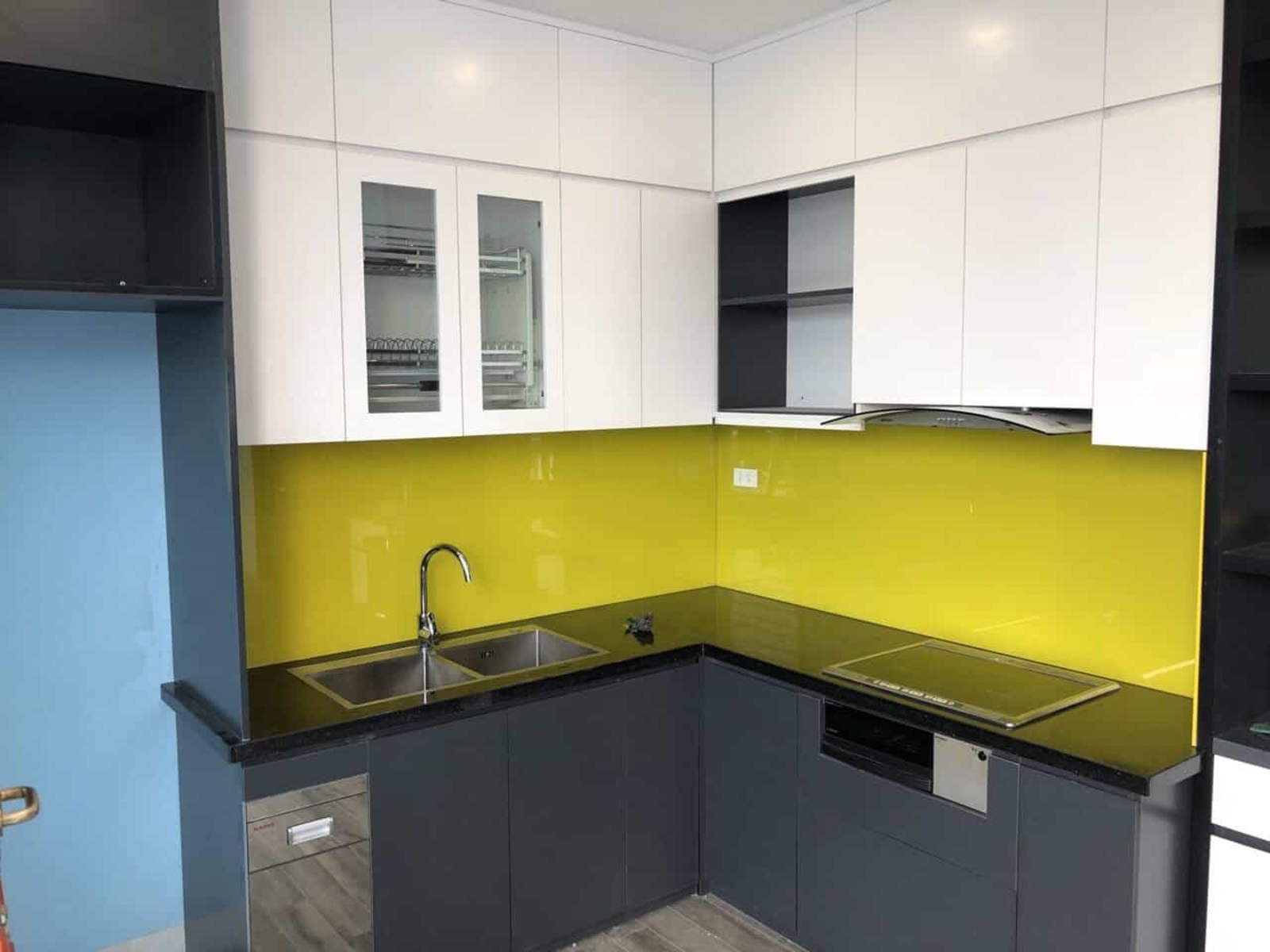 Kính màu ốp tường bếp Màu vàng chanh dam 2