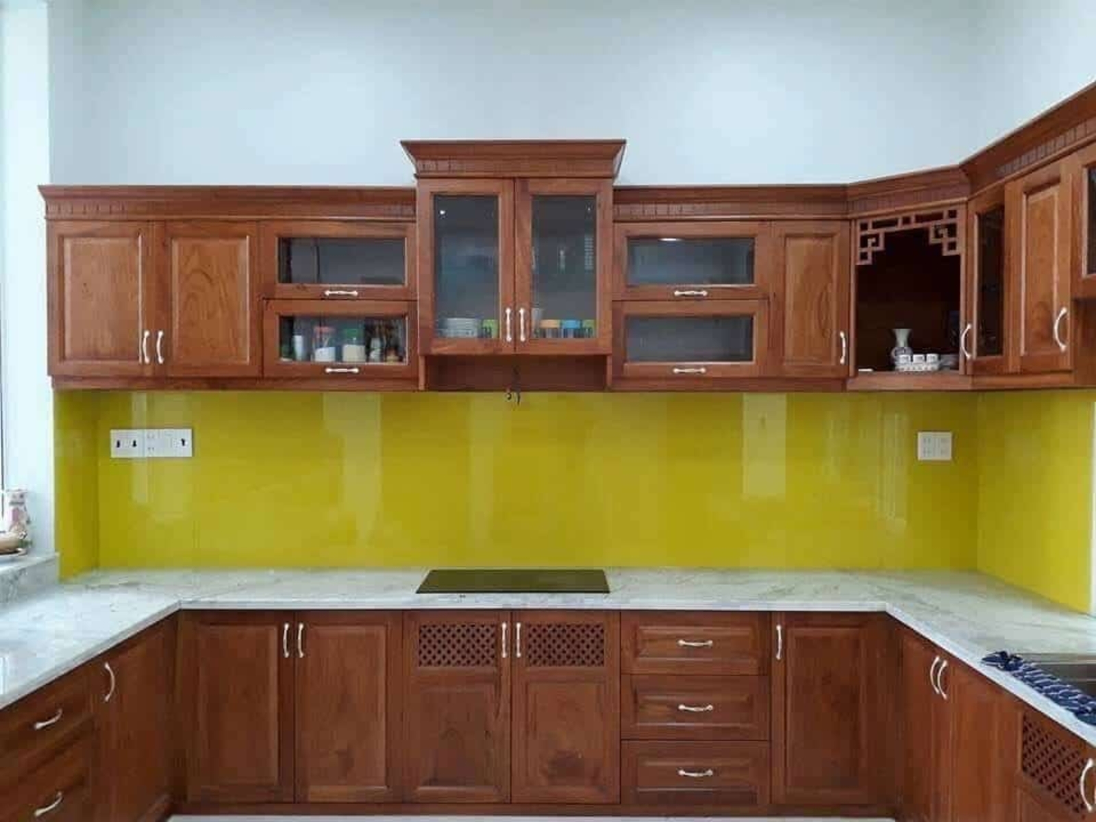 Kính màu ốp tường bếp Màu vàng chanh dam