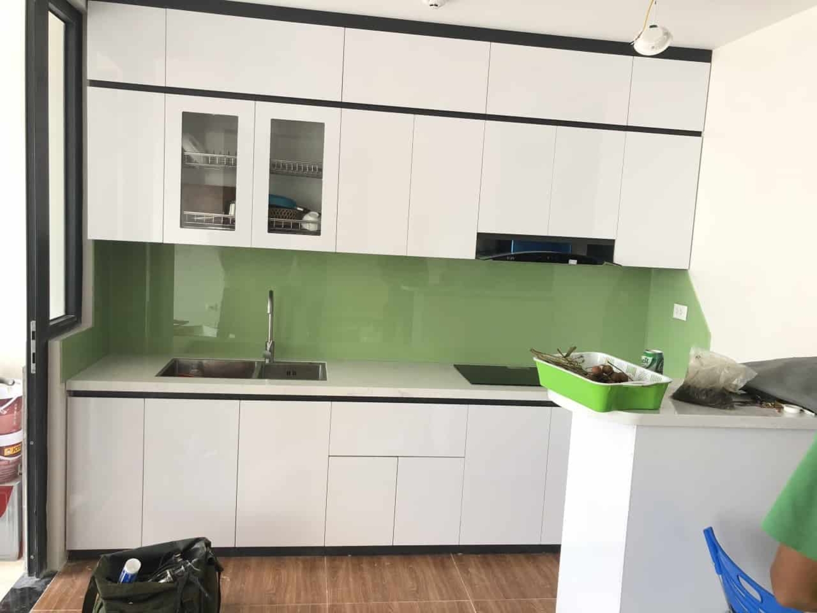 Kính màu ốp tường bếp màu Xanh cốm