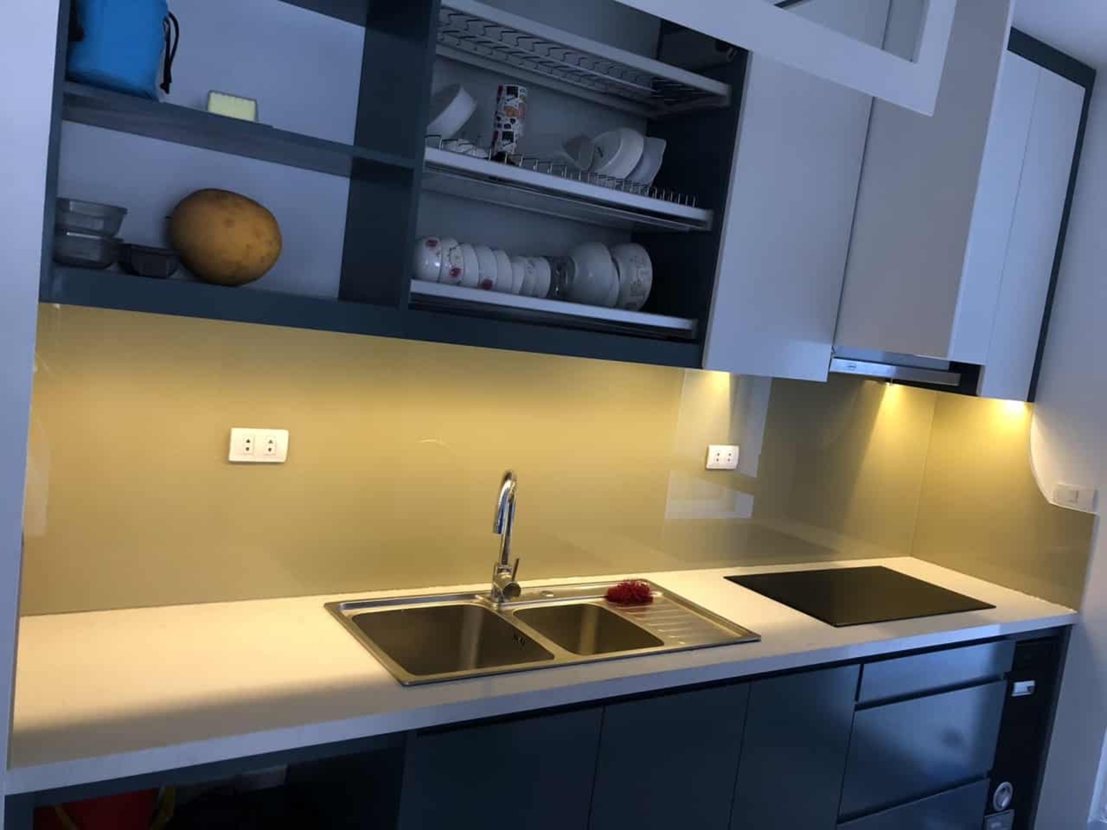 Kính màu ốp tường bếp màu Xanh úa 2