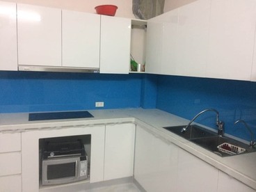 Kính màu ốp tường bếp màu Xanh dương đậm