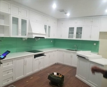 Kính màu ốp tường bếp màu Xanh Ngọc 2