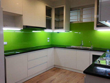Kính màu ốp tường bếp màu xanh non 4
